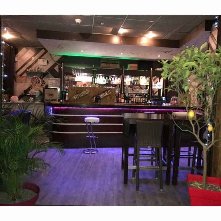 Hotel Du Commerce سيمور-إن-اوكسيوس المظهر الخارجي الصورة
