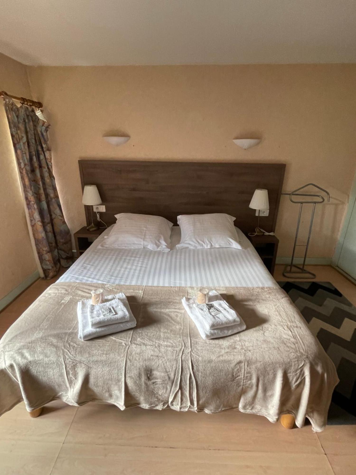 Hotel Du Commerce سيمور-إن-اوكسيوس المظهر الخارجي الصورة