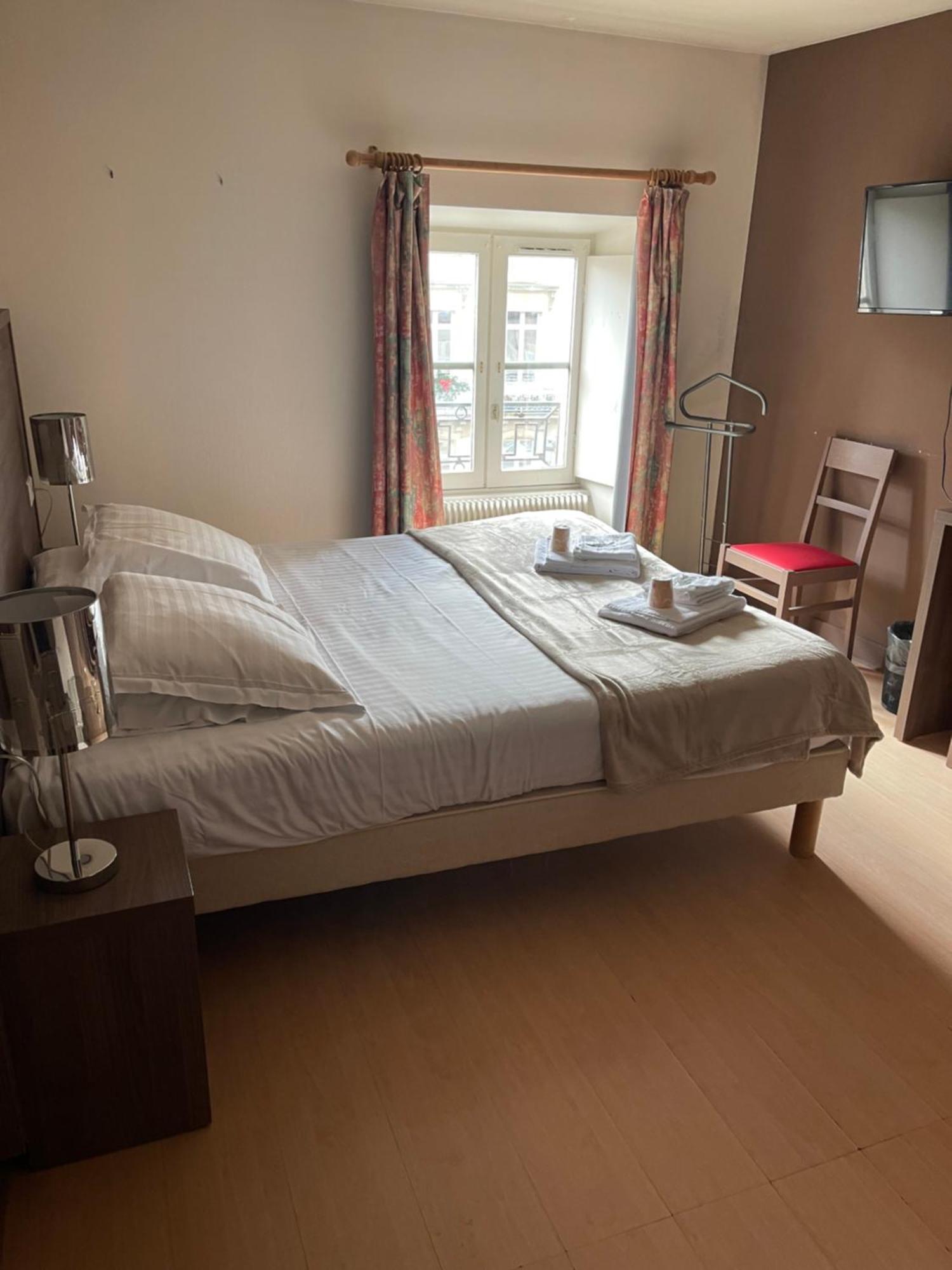 Hotel Du Commerce سيمور-إن-اوكسيوس المظهر الخارجي الصورة